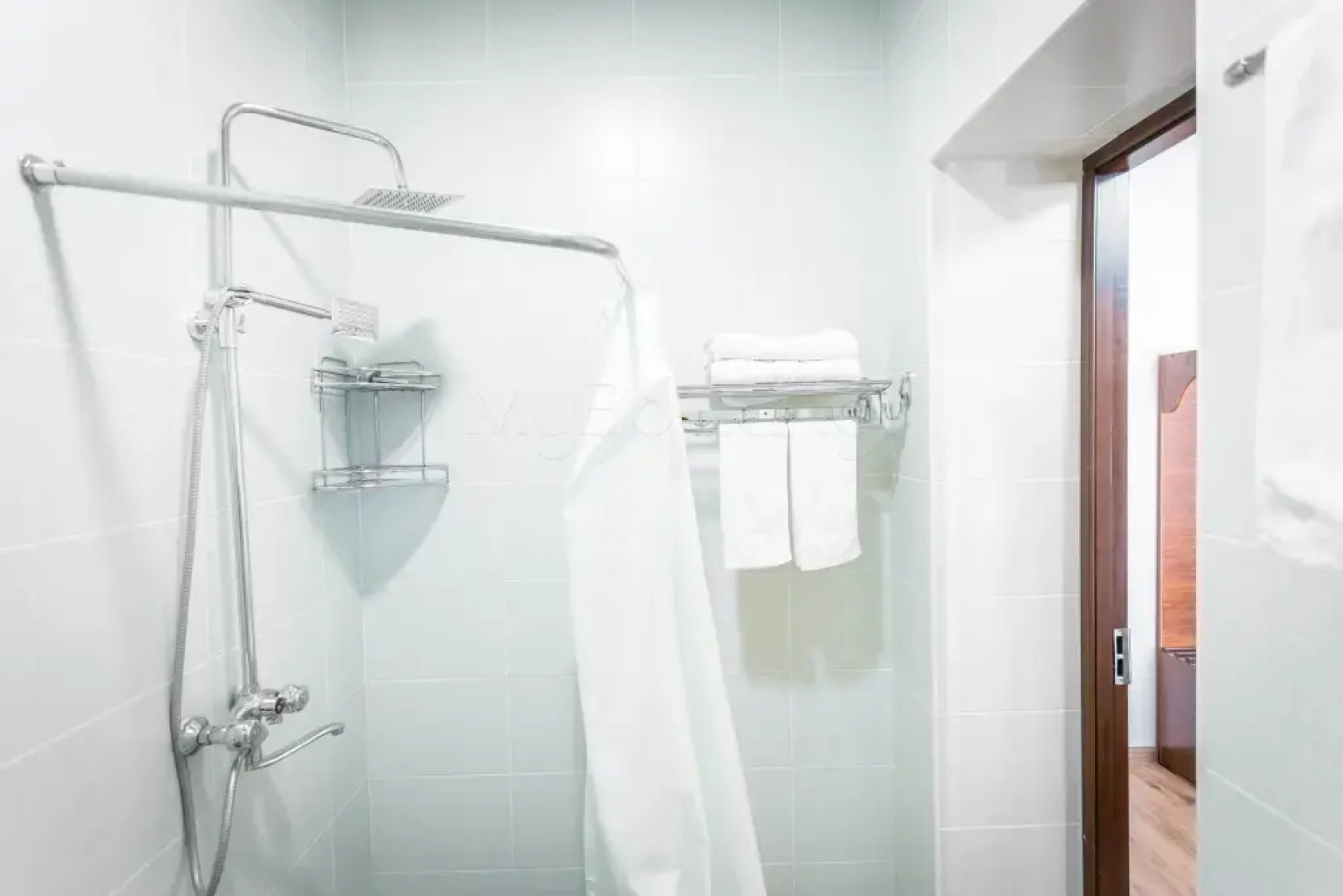 Lake House Resort hotel