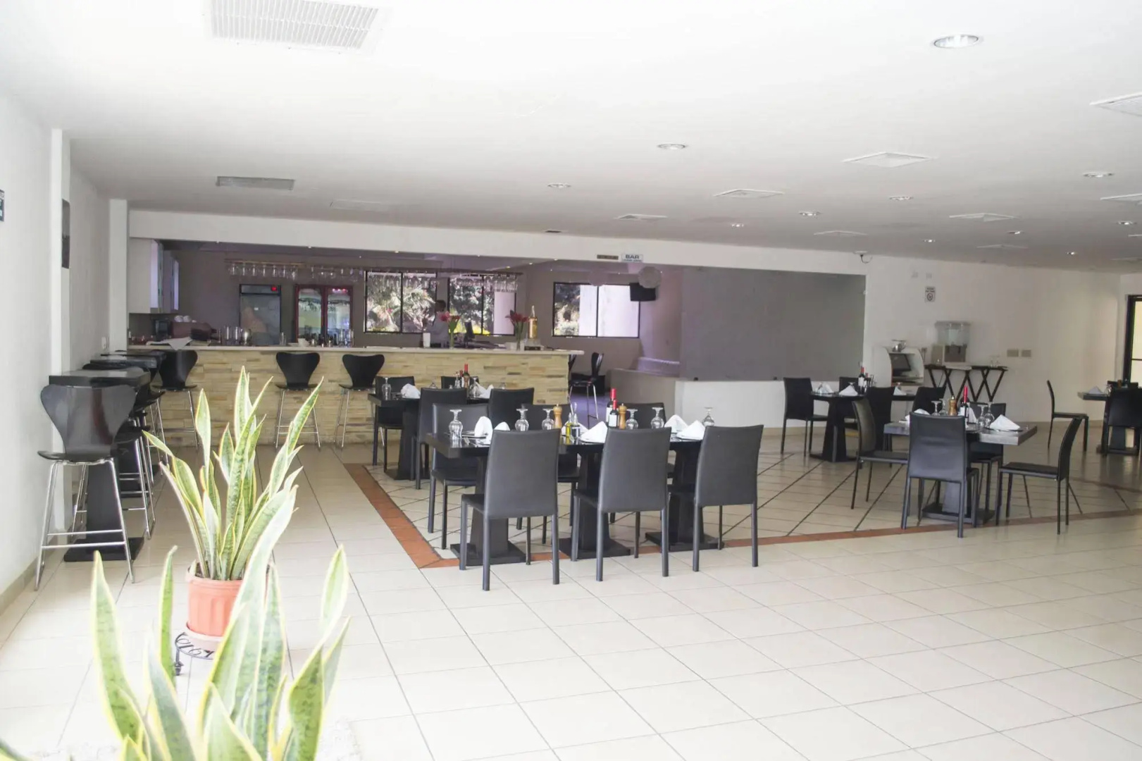Farallones Hotel