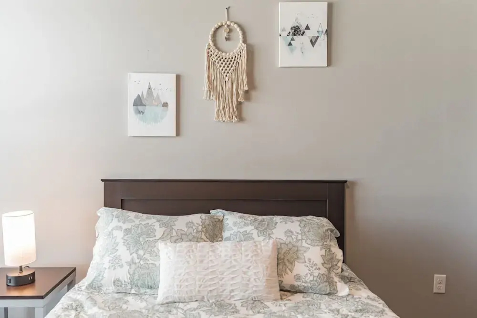 Spacious 2BR Suite W/patio Near Iowa State