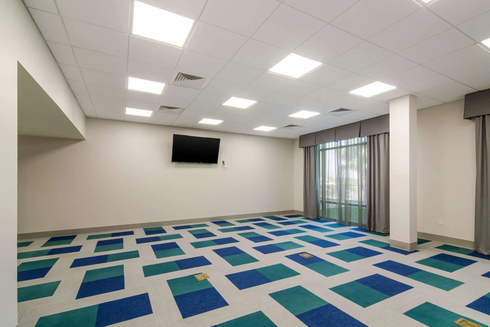 Comfort Inn & Suites Gulf Shores East Beach near Gulf State Park