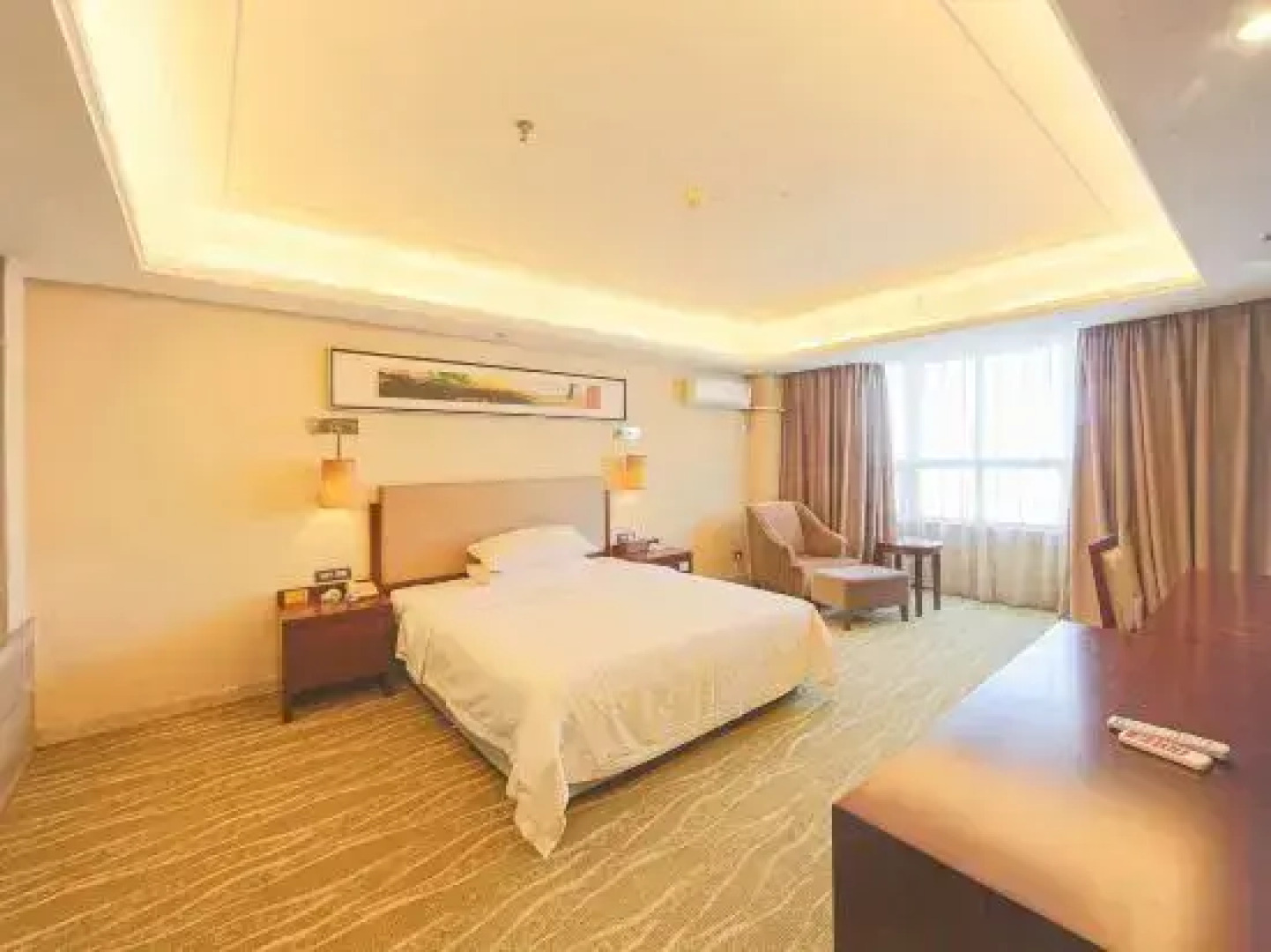 Yicheng Lanbowan Hotspring Holiday Hotel