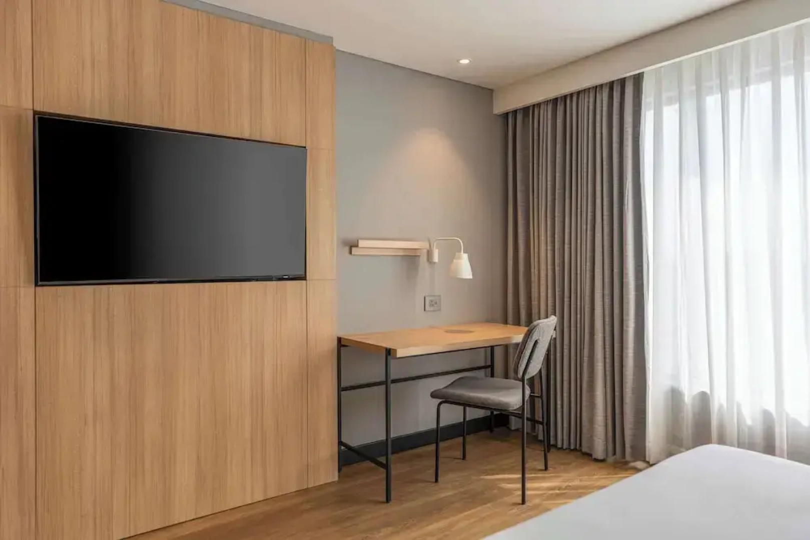 Park Inn & Suites By Radisson Thrissur East Fort