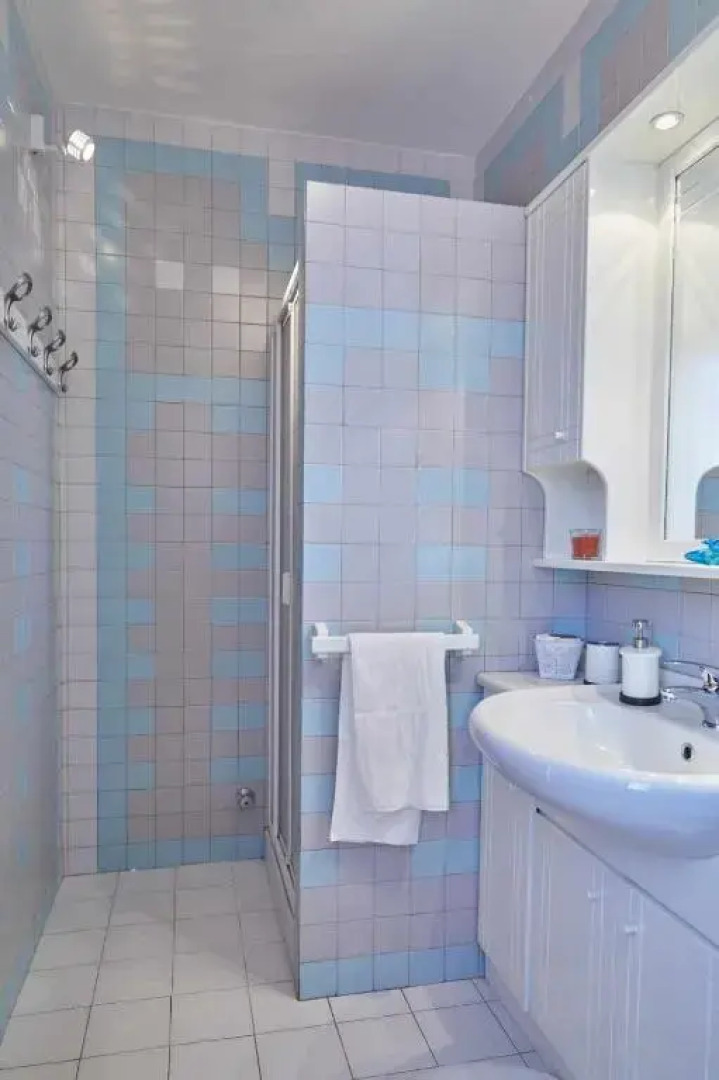 Room 143 - Cin It04bsxwcwhr