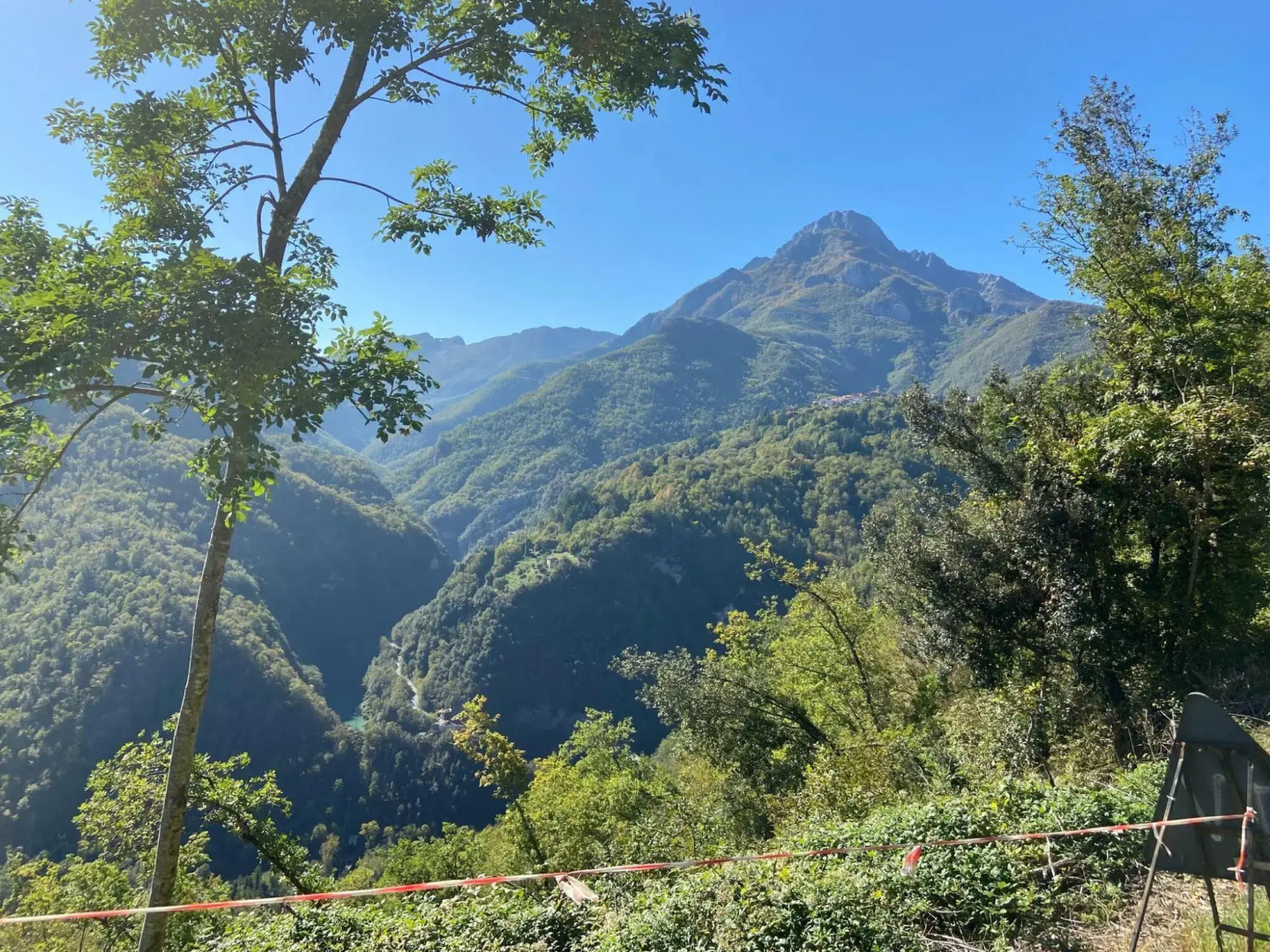 Graceful Cottage in Vergemoli with Private Fenced Garden