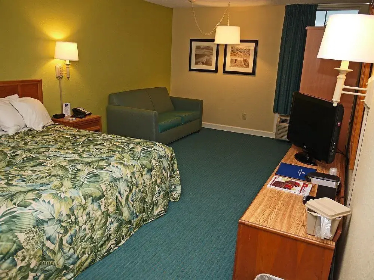 Ocean Sands Beach Boutique Inn - Stay At the Beach