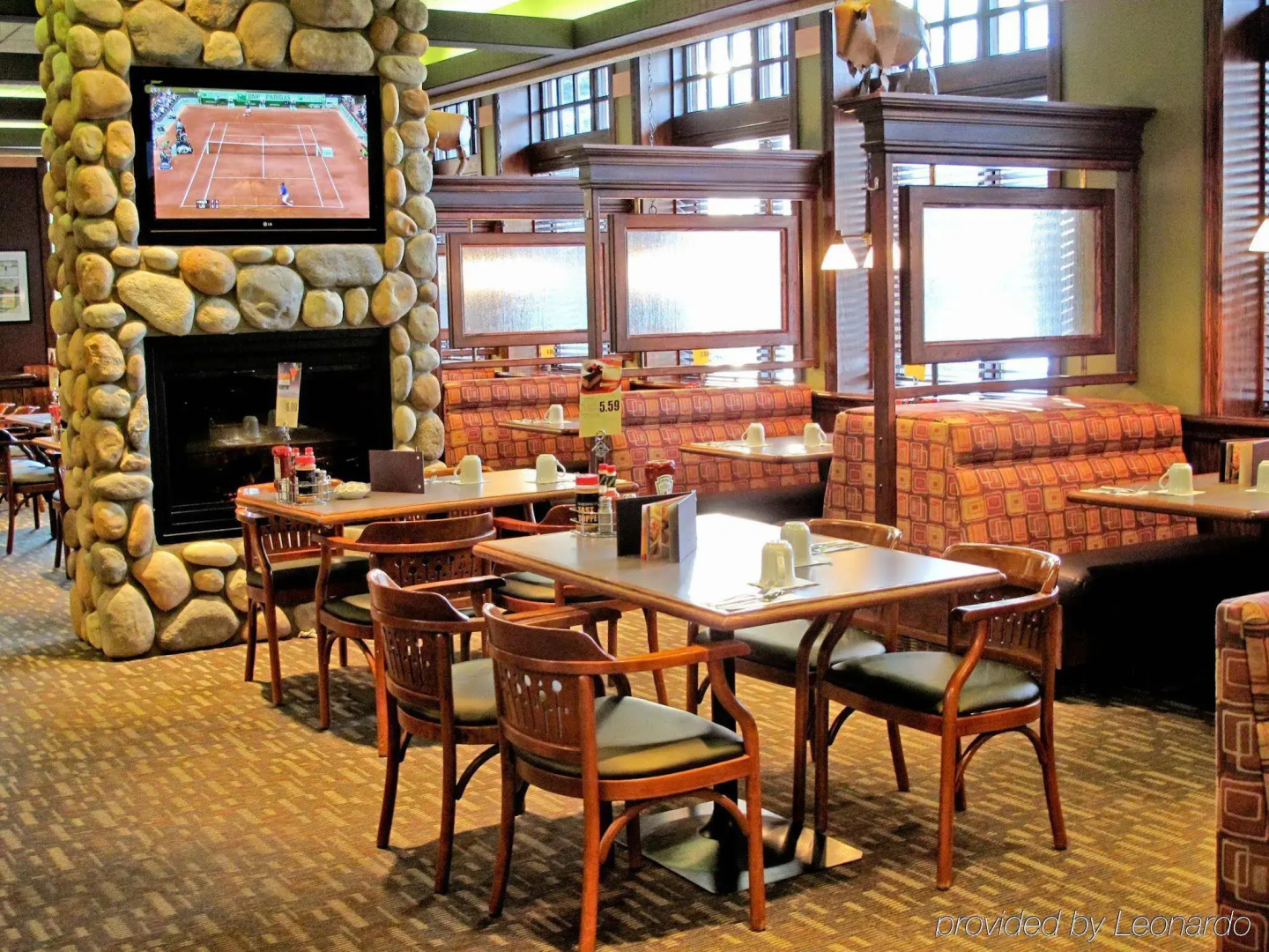 The Elk & Avenue Hotel