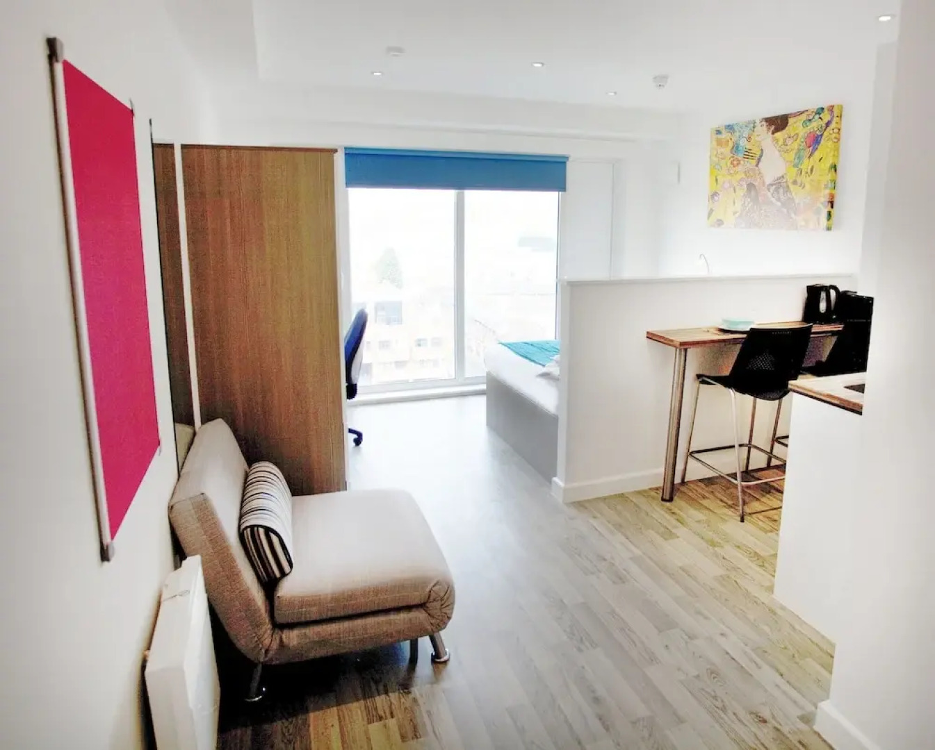 B4H Studios - The Hatbox