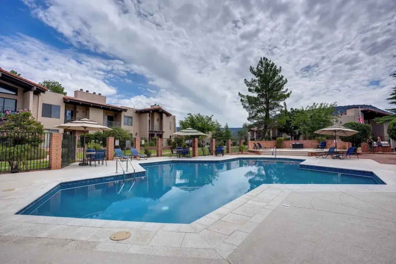Sedona Condo w/ Pool, Hot Tub, & Pickleball!