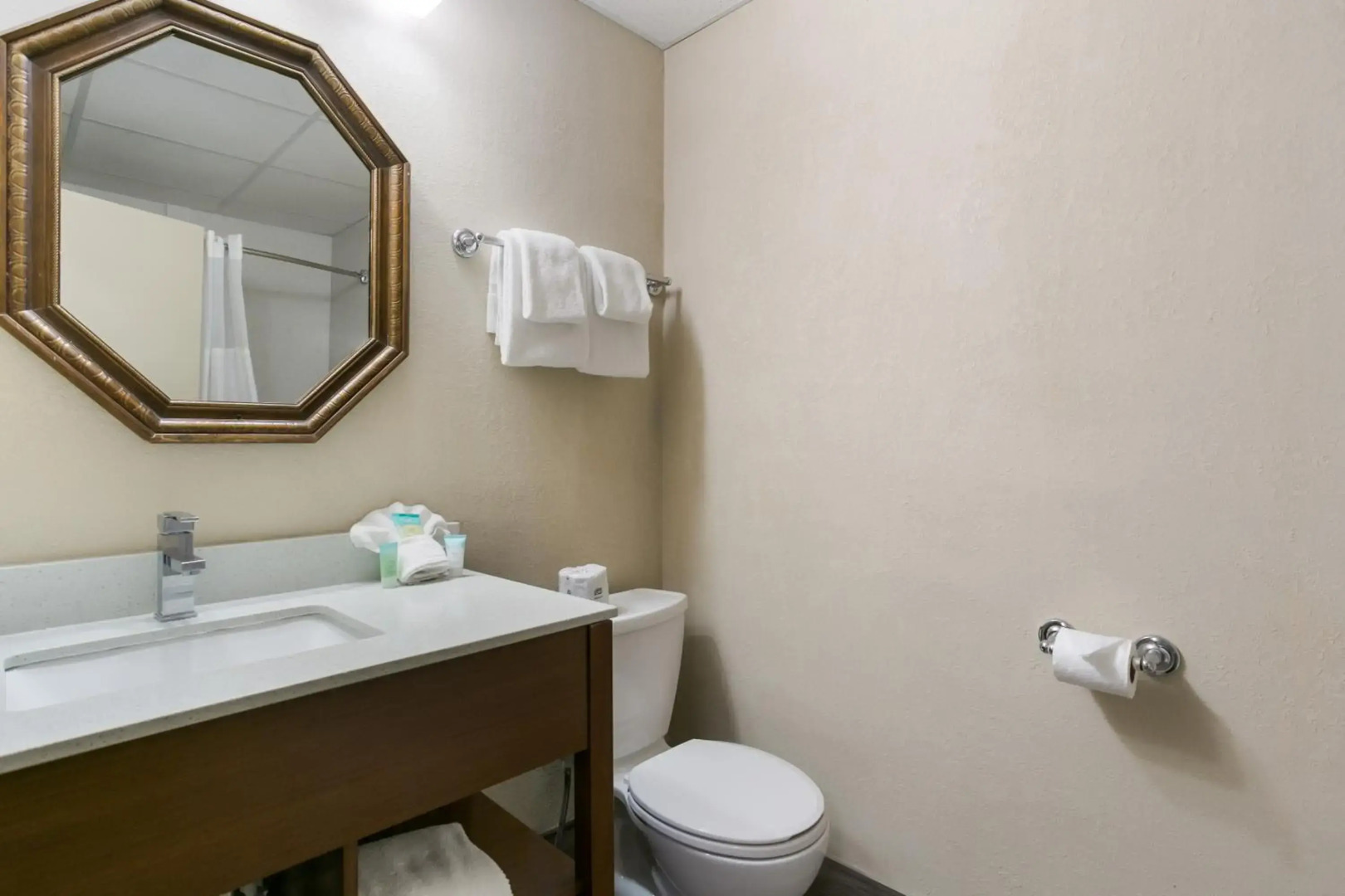 Eisenhower Hotel & Conference Center