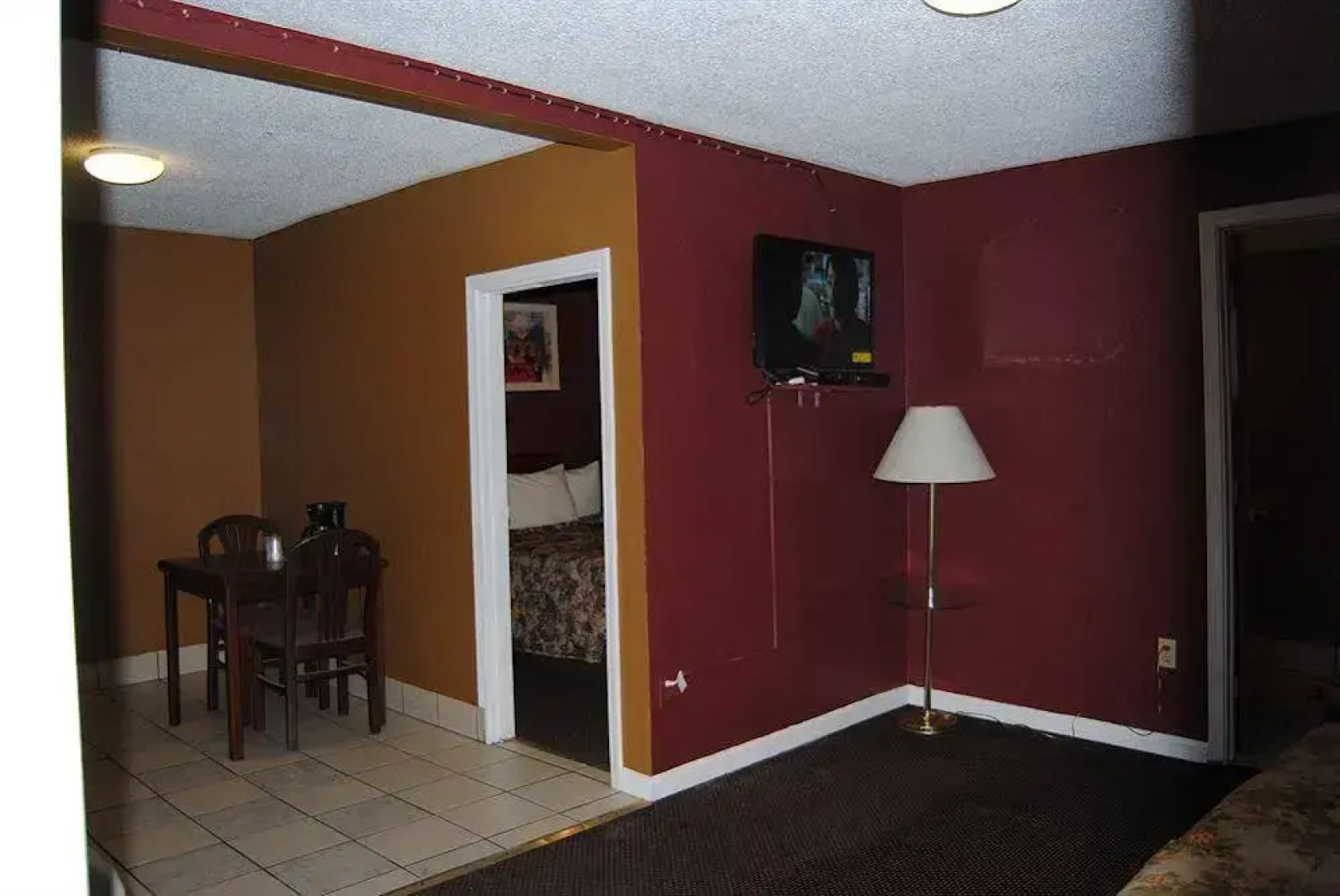 Plaza Motel