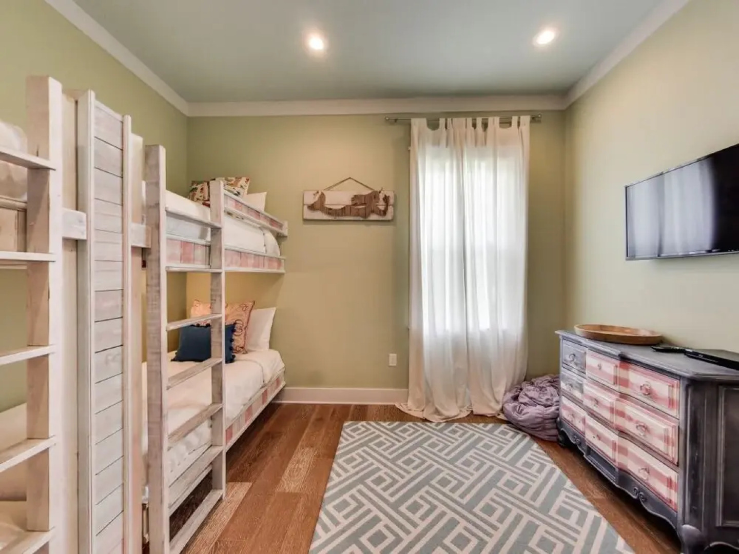 The Dawn Treader - 1232982