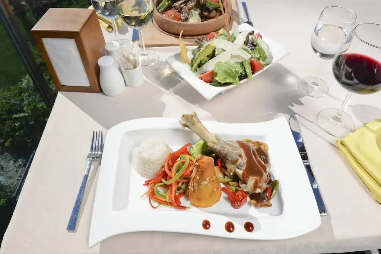 Azura Park Residence