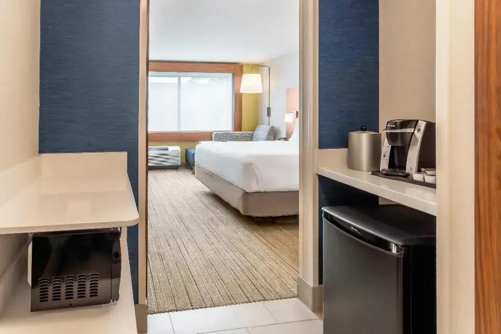 Holiday Inn Express & Suites Milwaukee West Allis