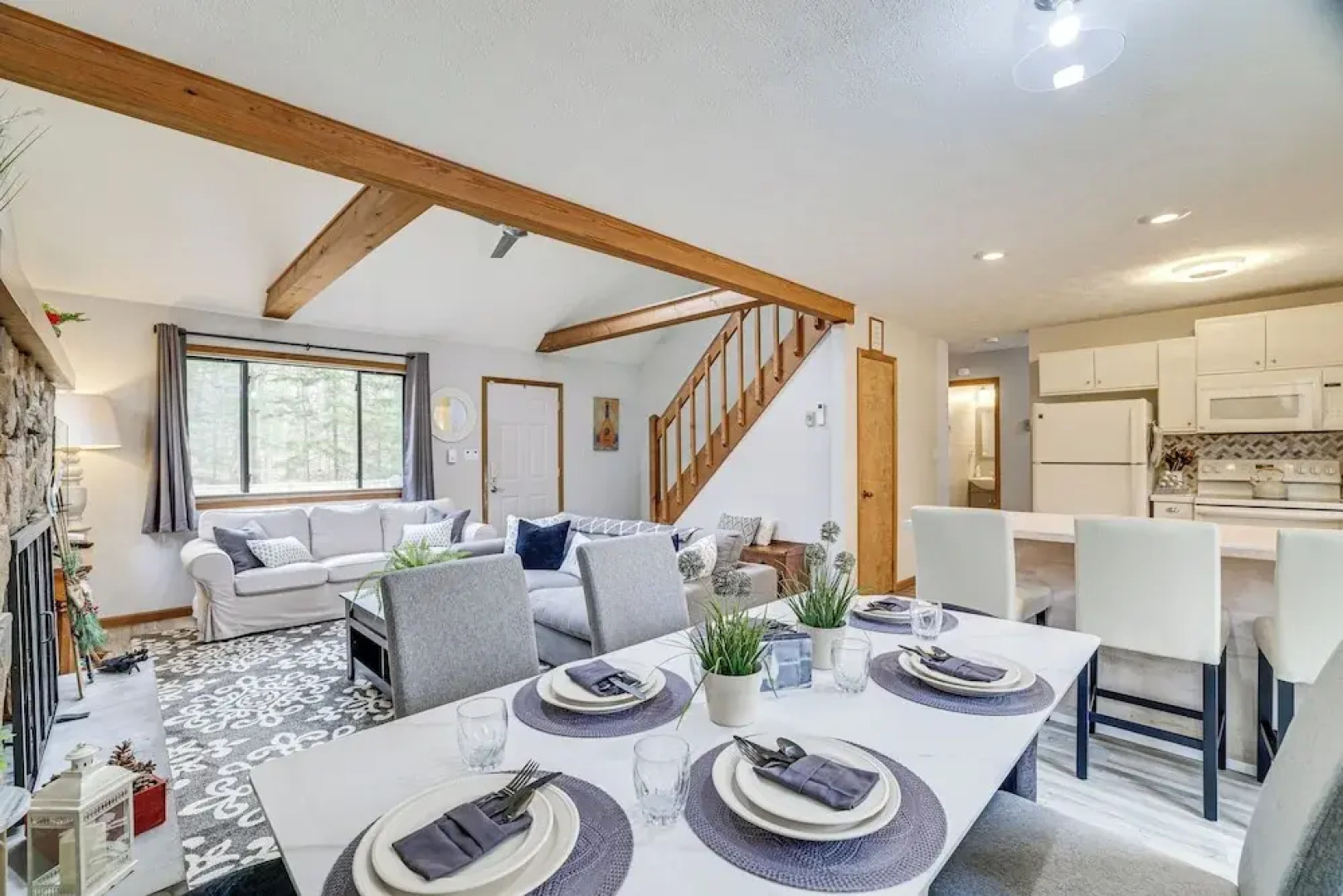 Pocono Pines Home w/ Private Hot Tub!