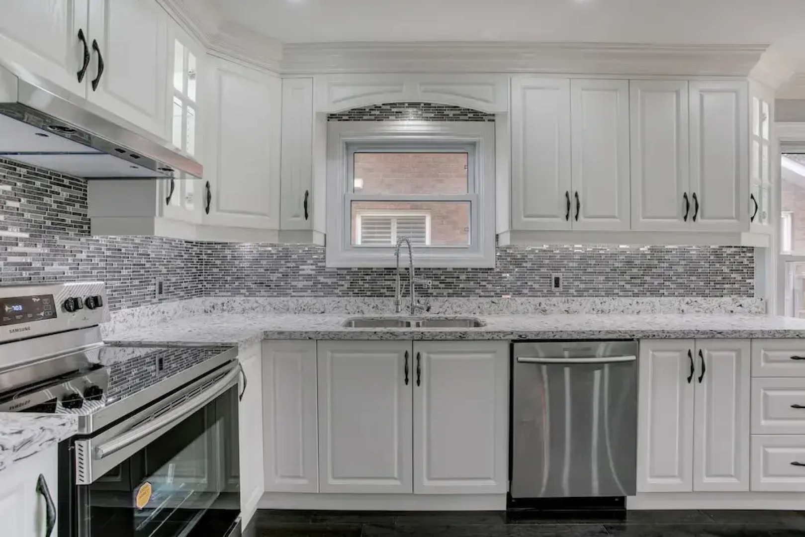 QuickStay - Beautiful 5bdrm House in Vaughan