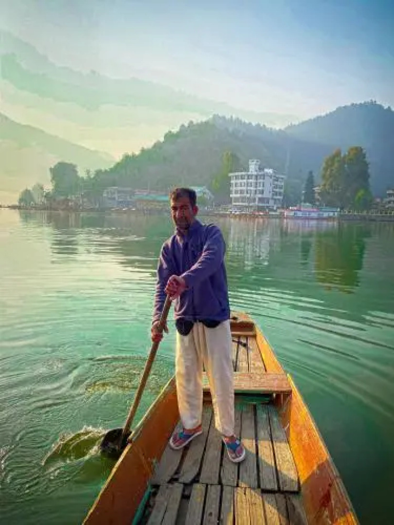 Humayun Palace Houseboat