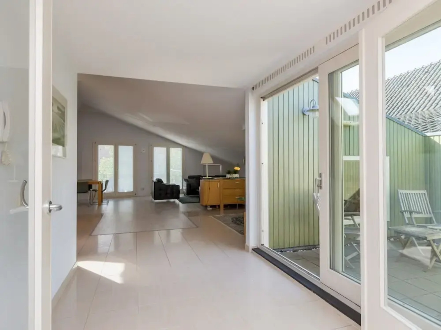 Very Spacious 6-person Apartment Located in the Centre of Ouddorp