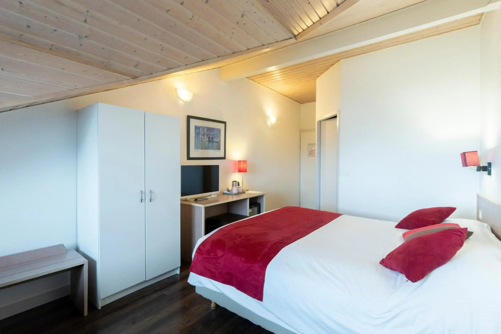 Logis Hôtel Arc en Ciel