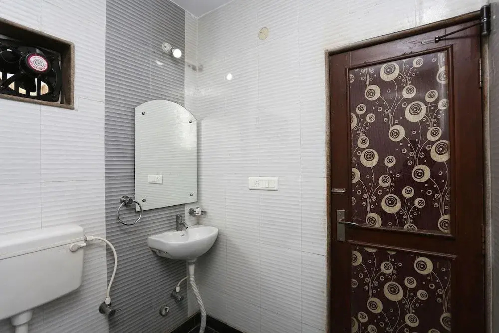 OYO 8625 Yogendra Residency