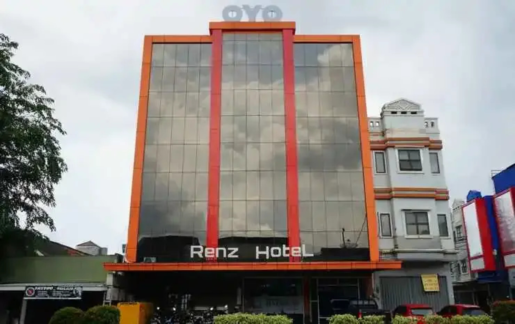Ren'z Hotel