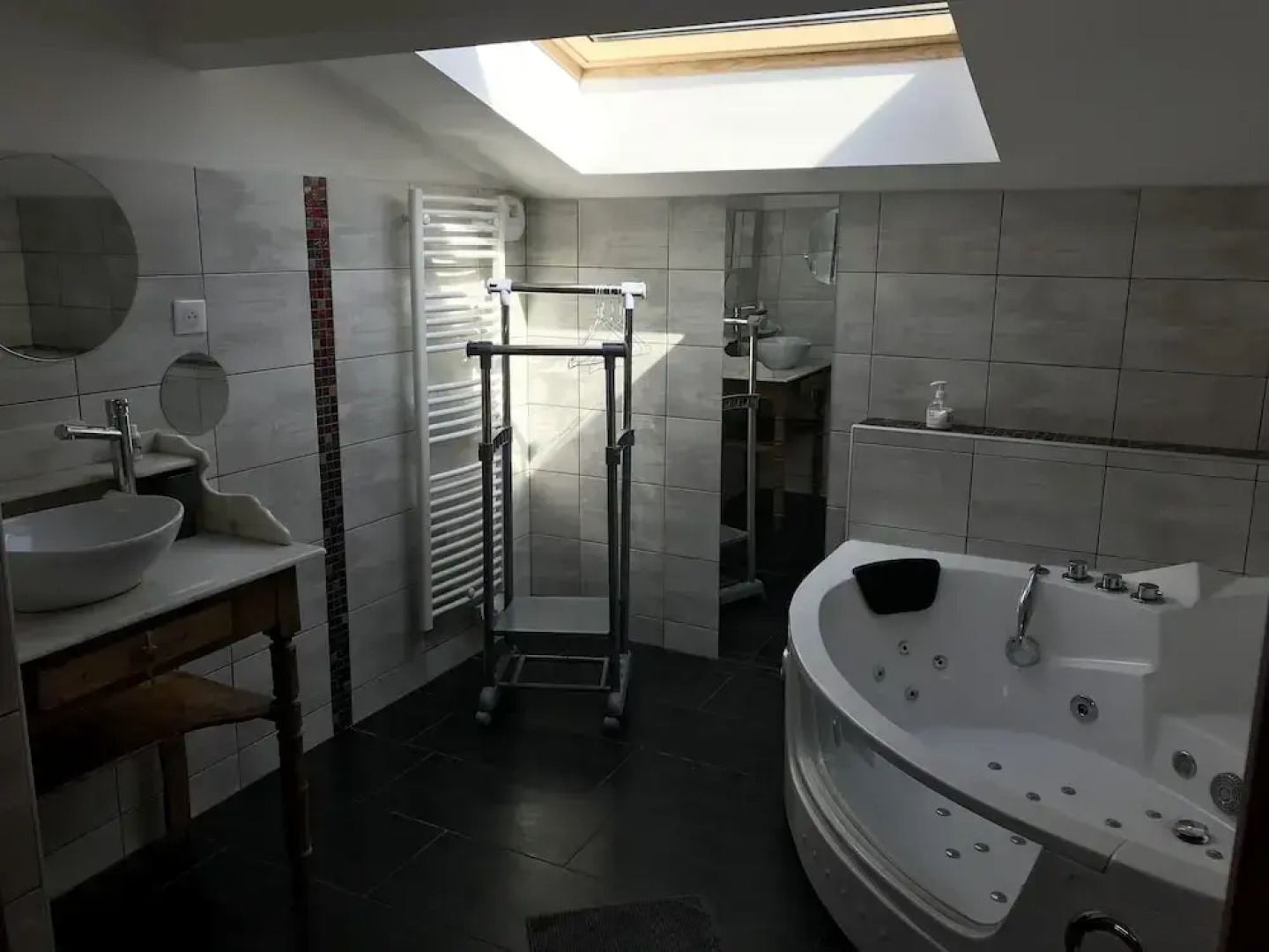 Chambres d’hôtes, Gîte, Suite : “Au Hangar ”