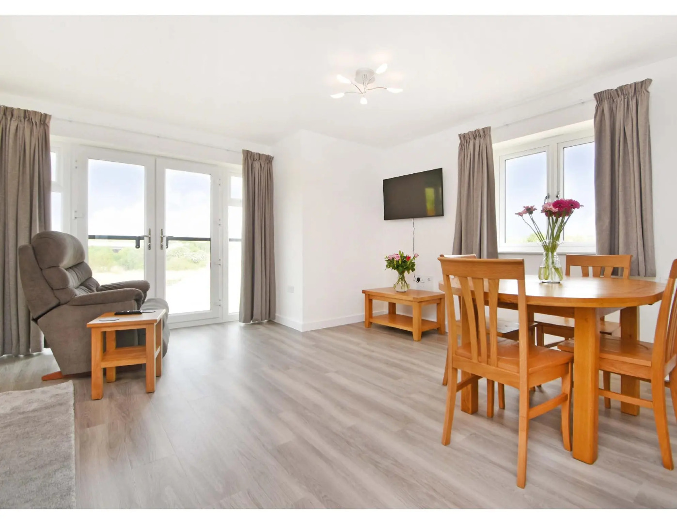 Ebbsfleet International Apartment