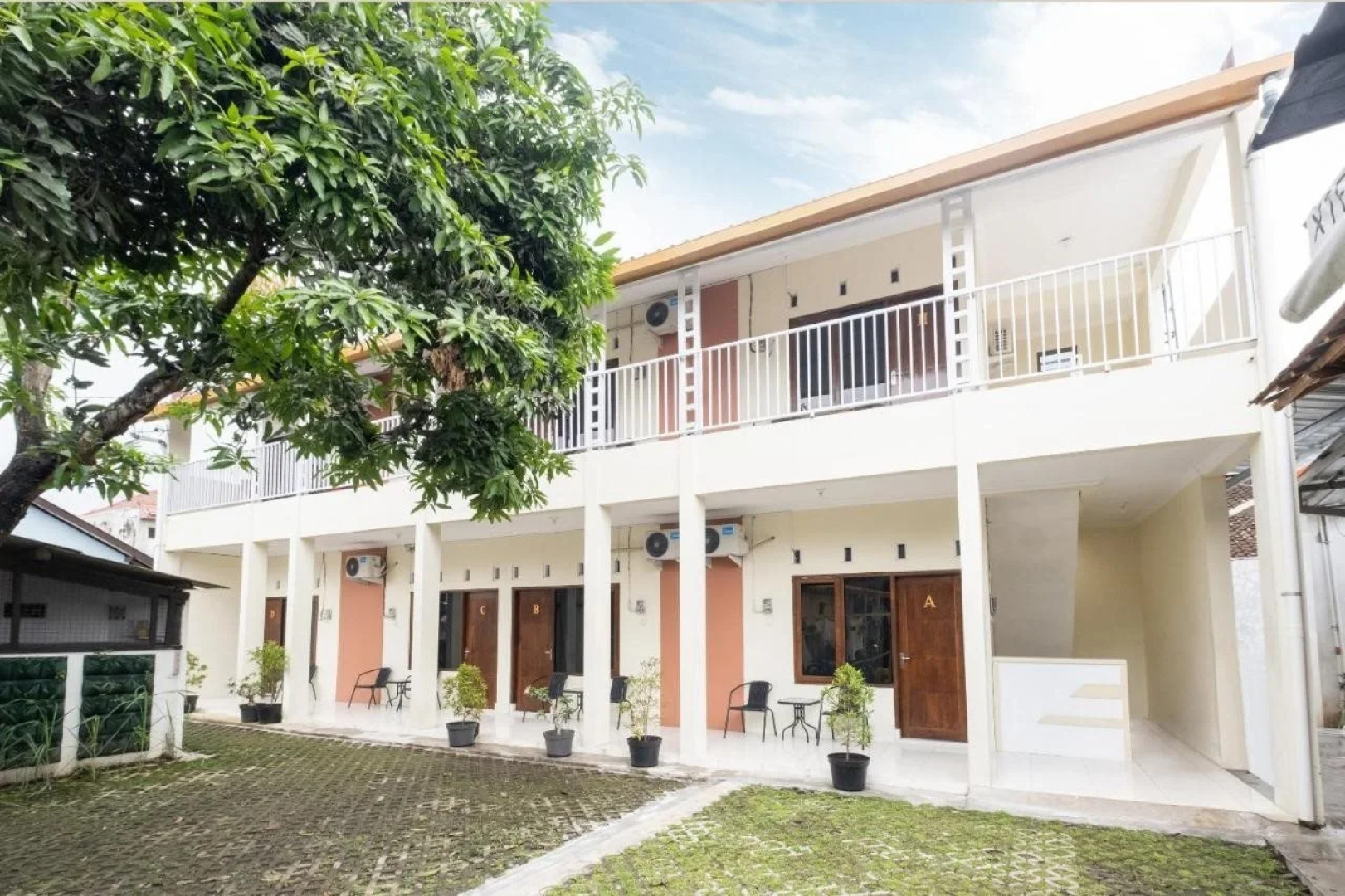 Oyo 2914 Teratai Guest House