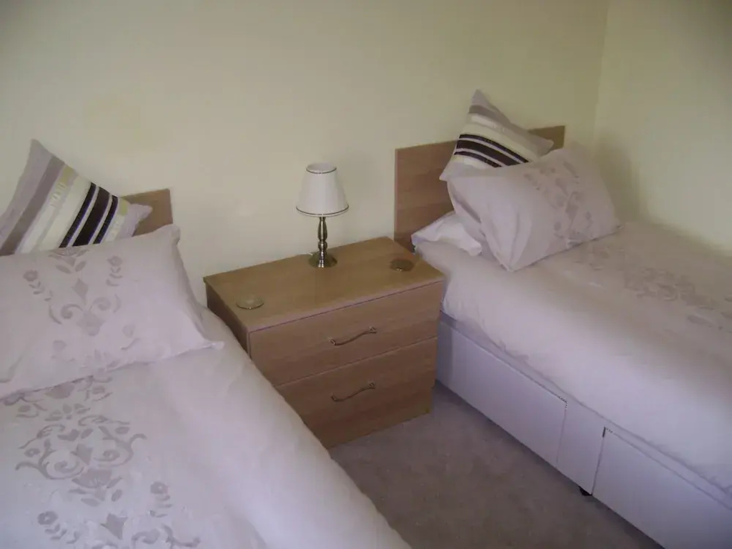 Cottage - Sleeps 5 - Hot Tub - Garden - Parking