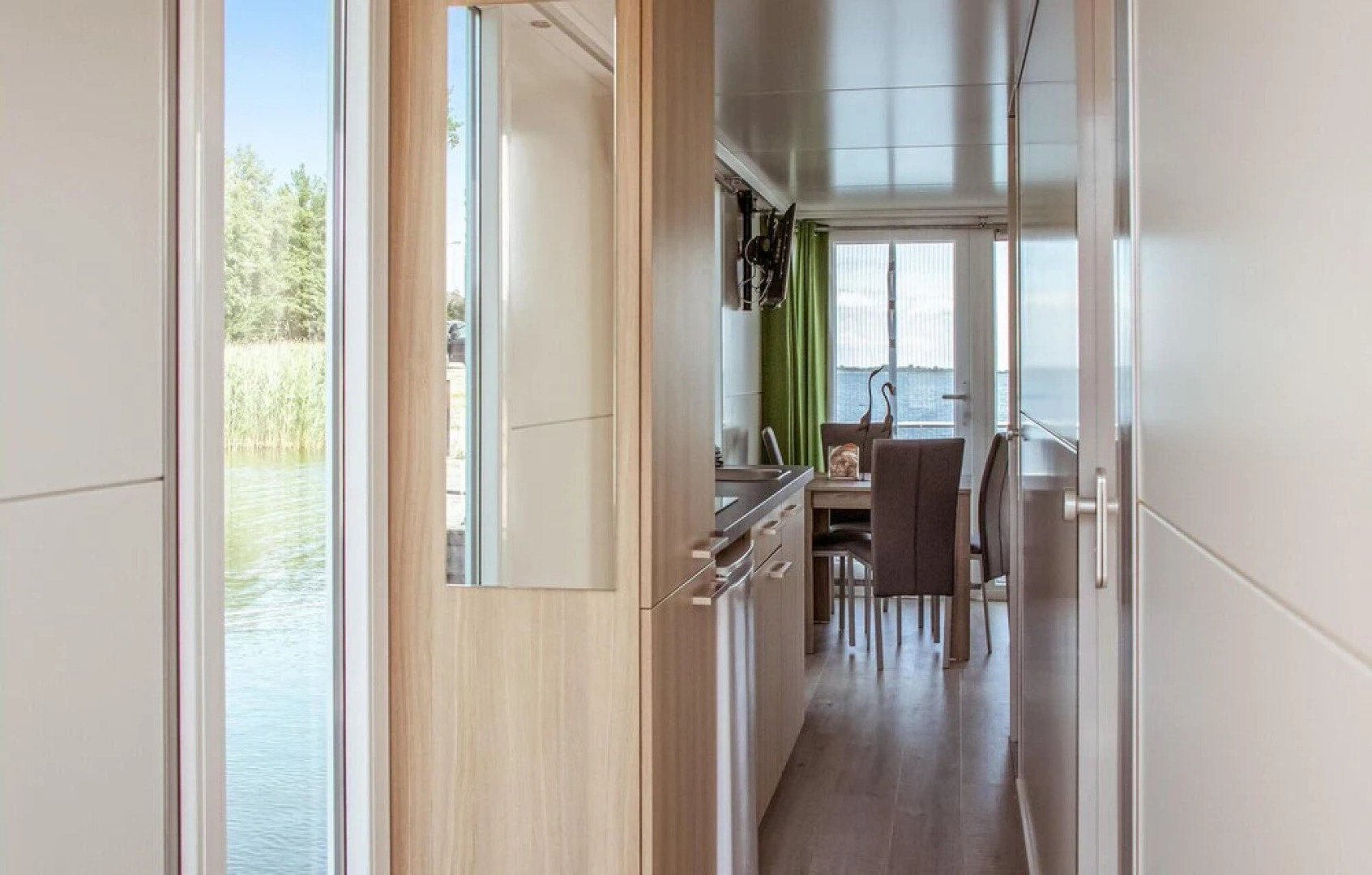 Nice Ship/boat in Biddinghuizen With 2 Bedrooms and Wifi