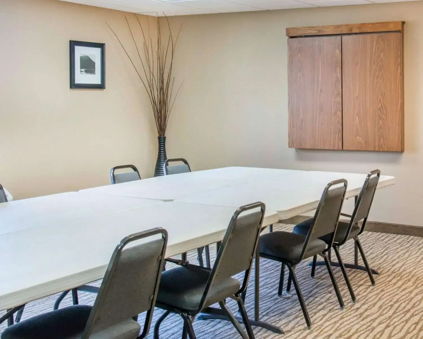 Holiday Inn Express & Suites Eden Prairie – Minneapolis by IHG