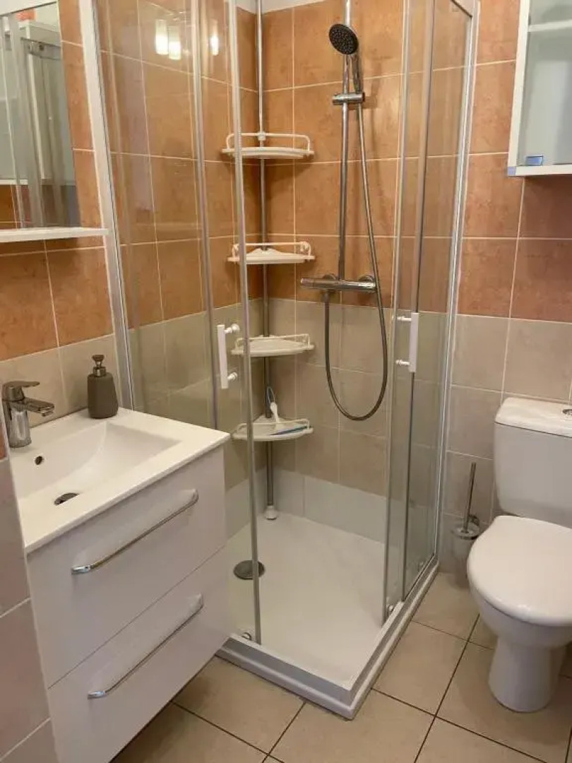 Beau F1 climatisé et wifi en bord de mer