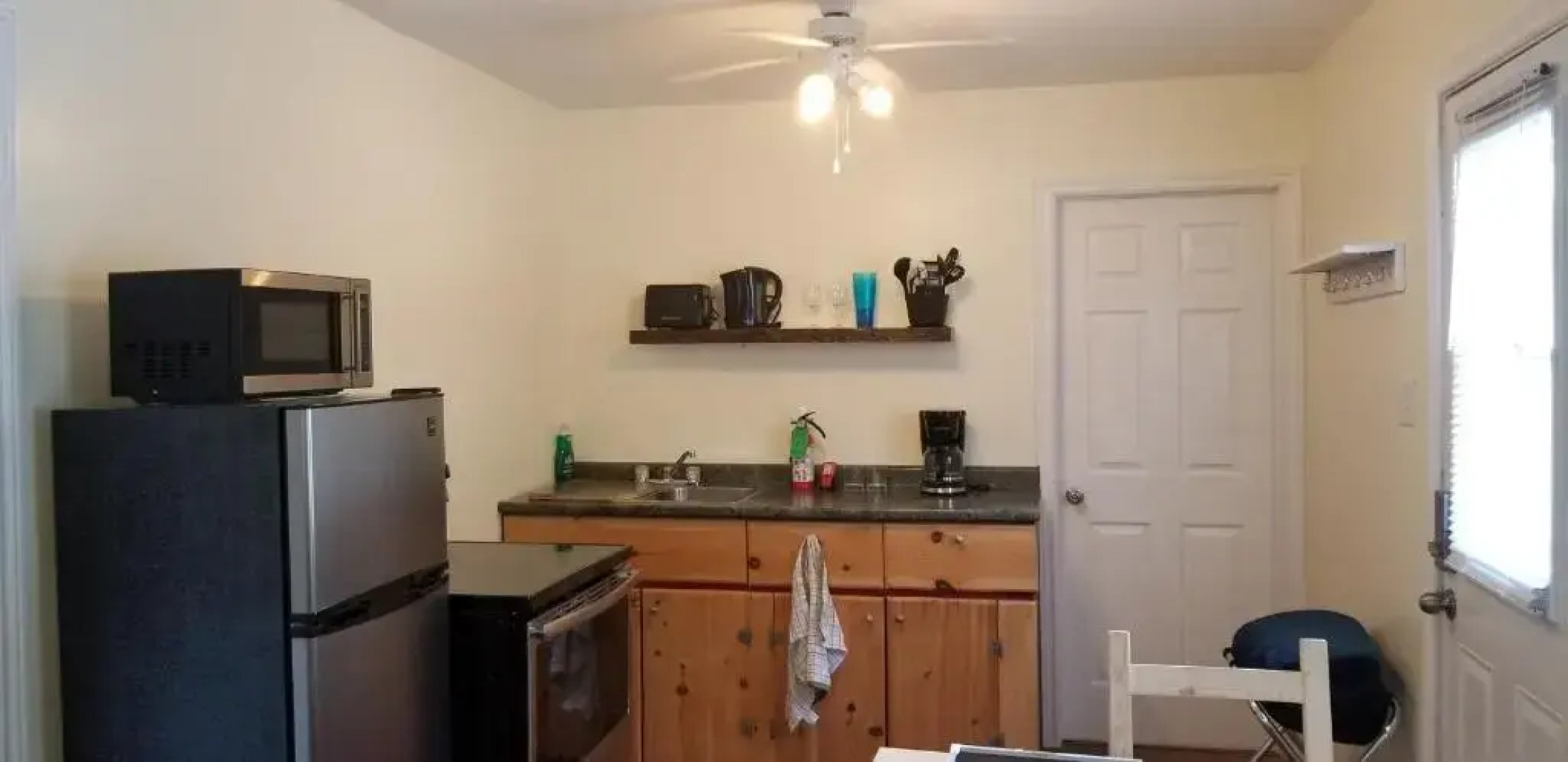 Mountainside Hideaway Cottage & Suites