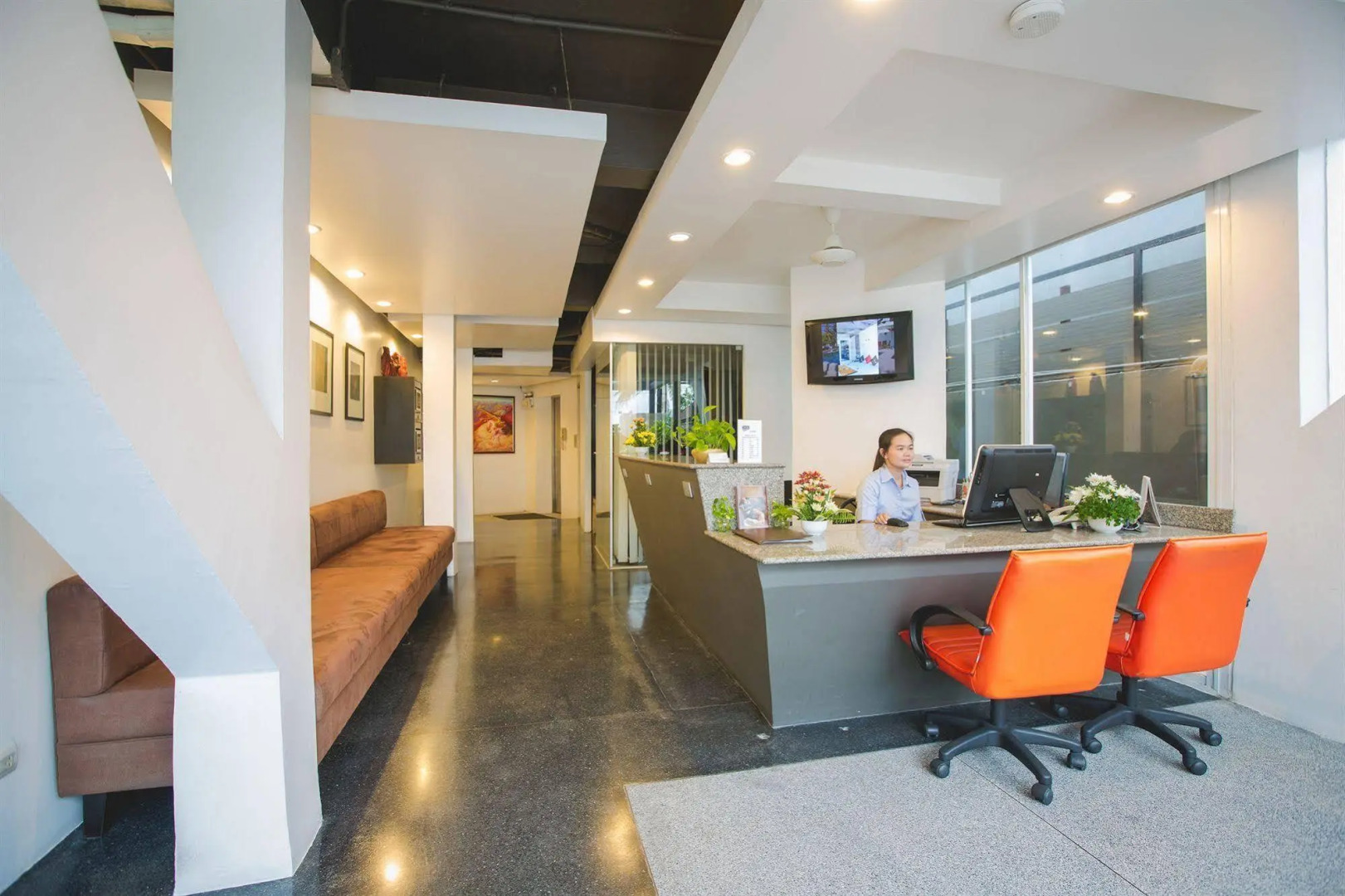 The Front Hotel and Apartment