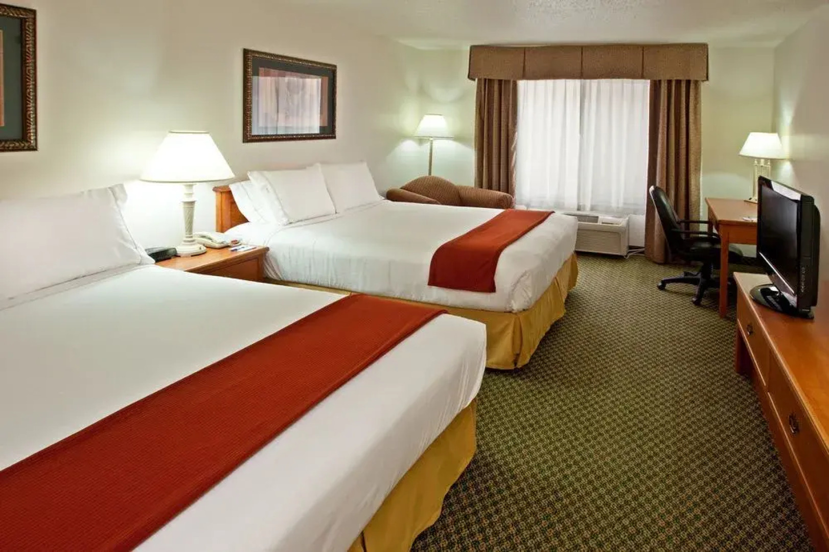 Holiday Inn Express & Suites Logan