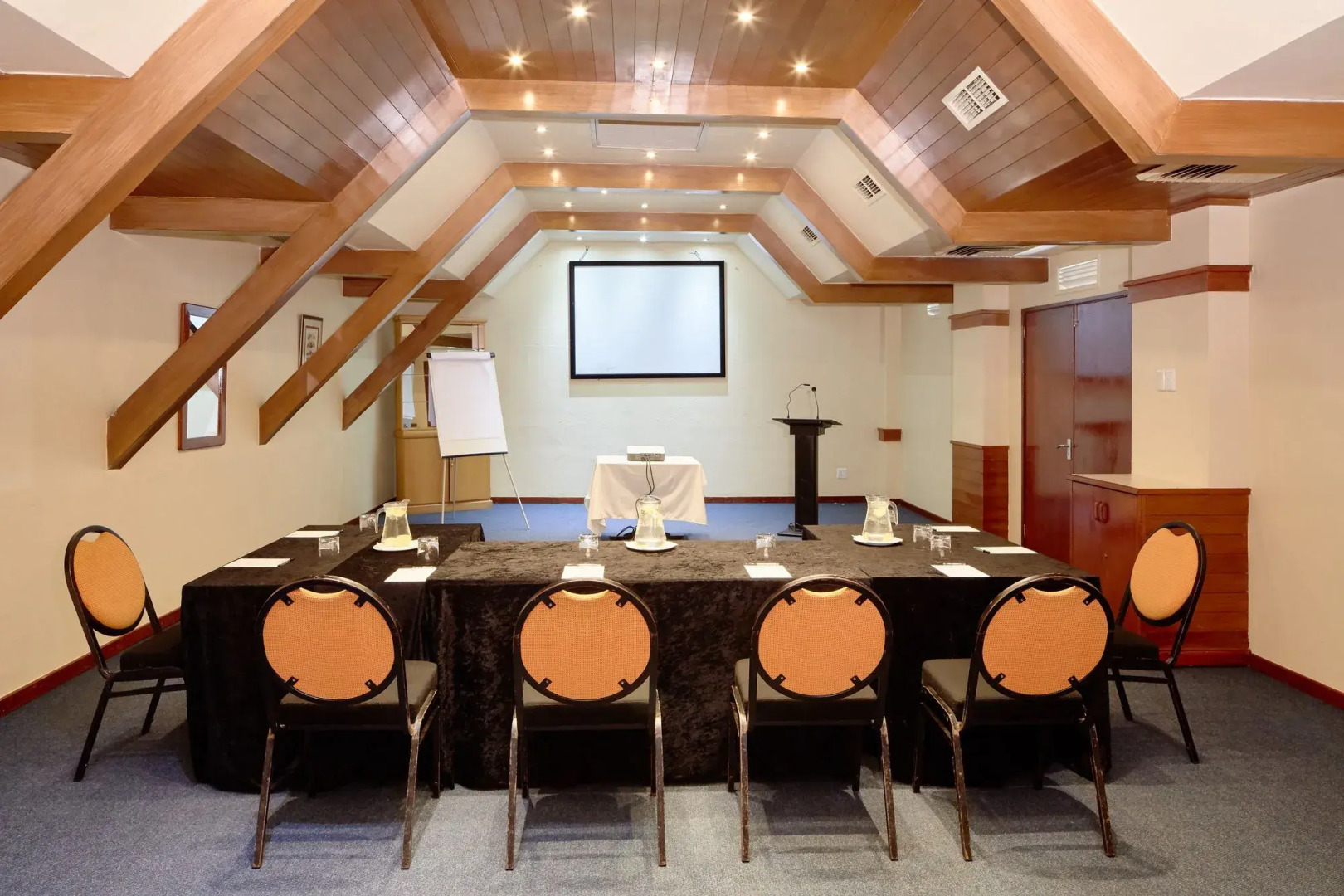 First Group La Montagne