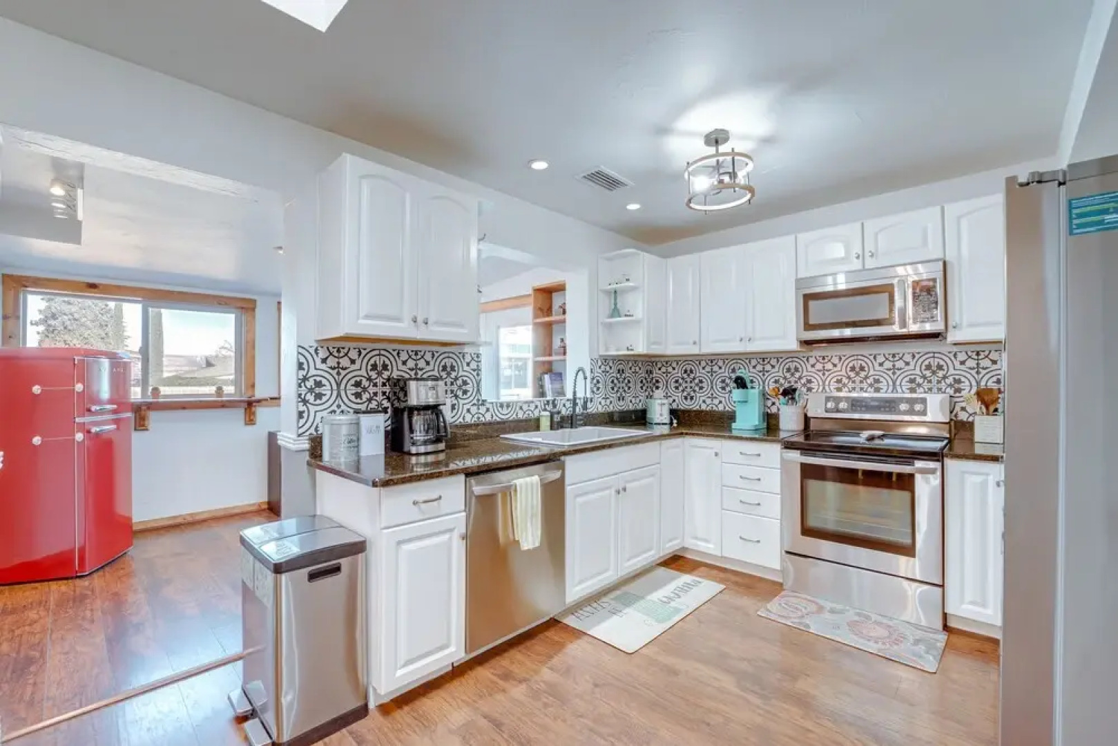 Artsy Cottonwood Home w/ Hot Tub, Walk to Wineries