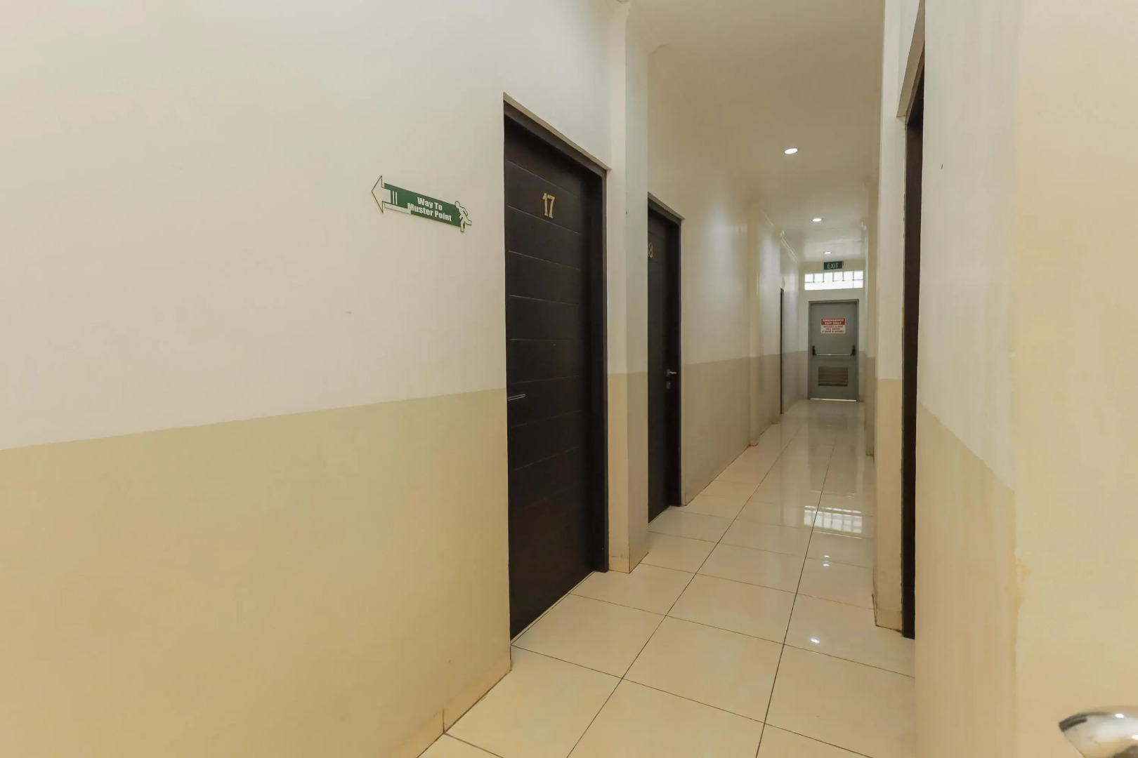 RedDoorz near Juanda Airport T1