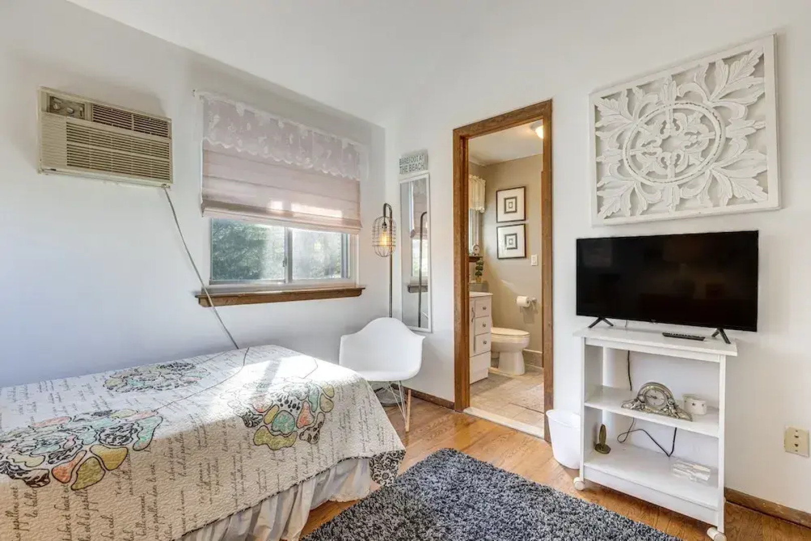 East Hampton Home w Hot Tub & Seasonal Pool