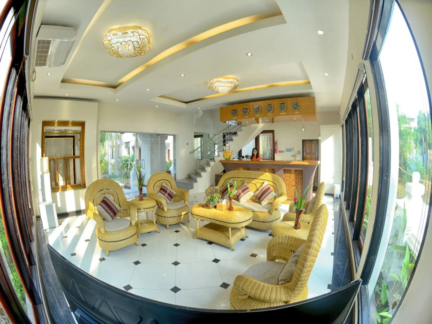 Shwe Taung Tan Hotel Lake View