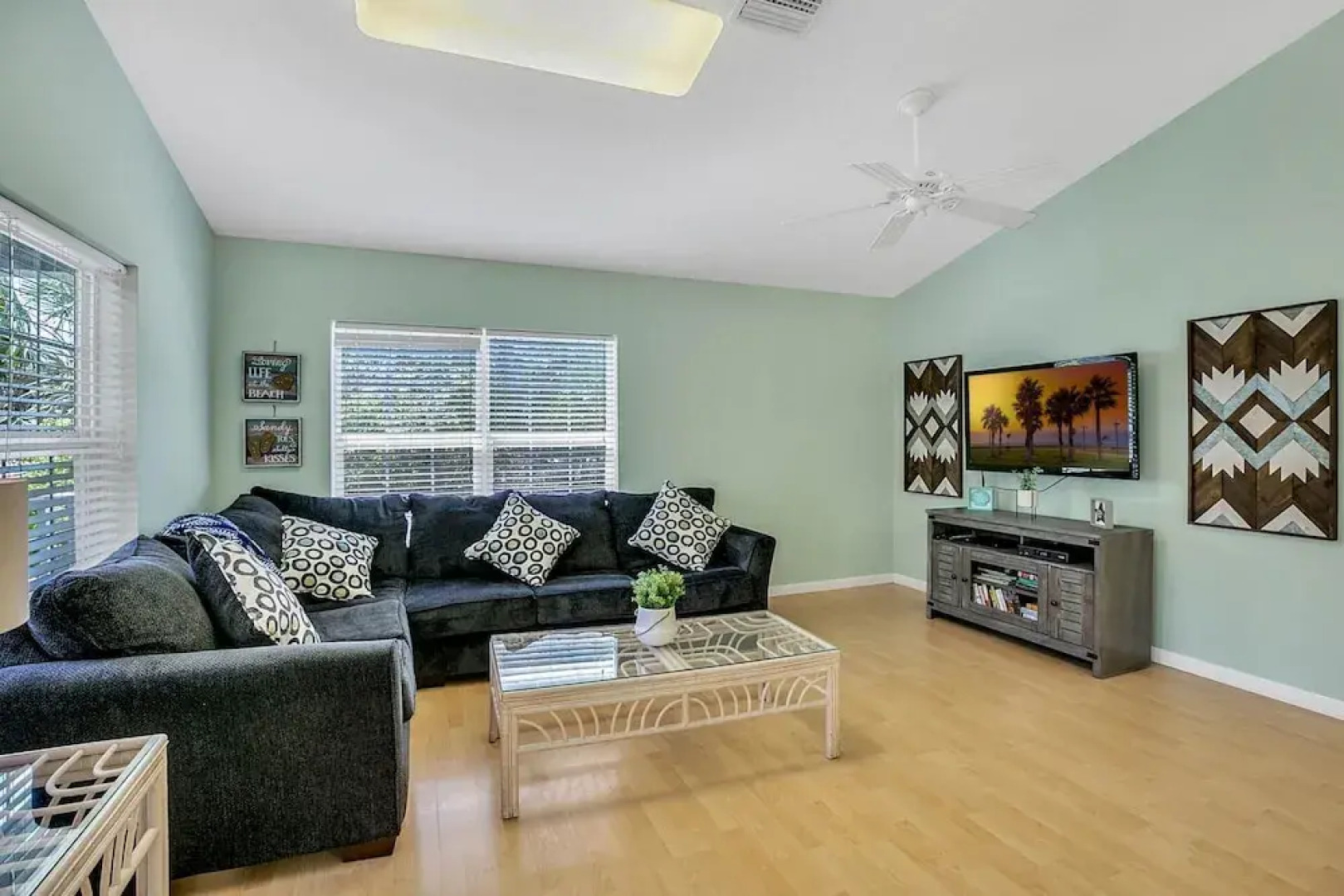 4BR Beach-Central Duplex by RedAwning