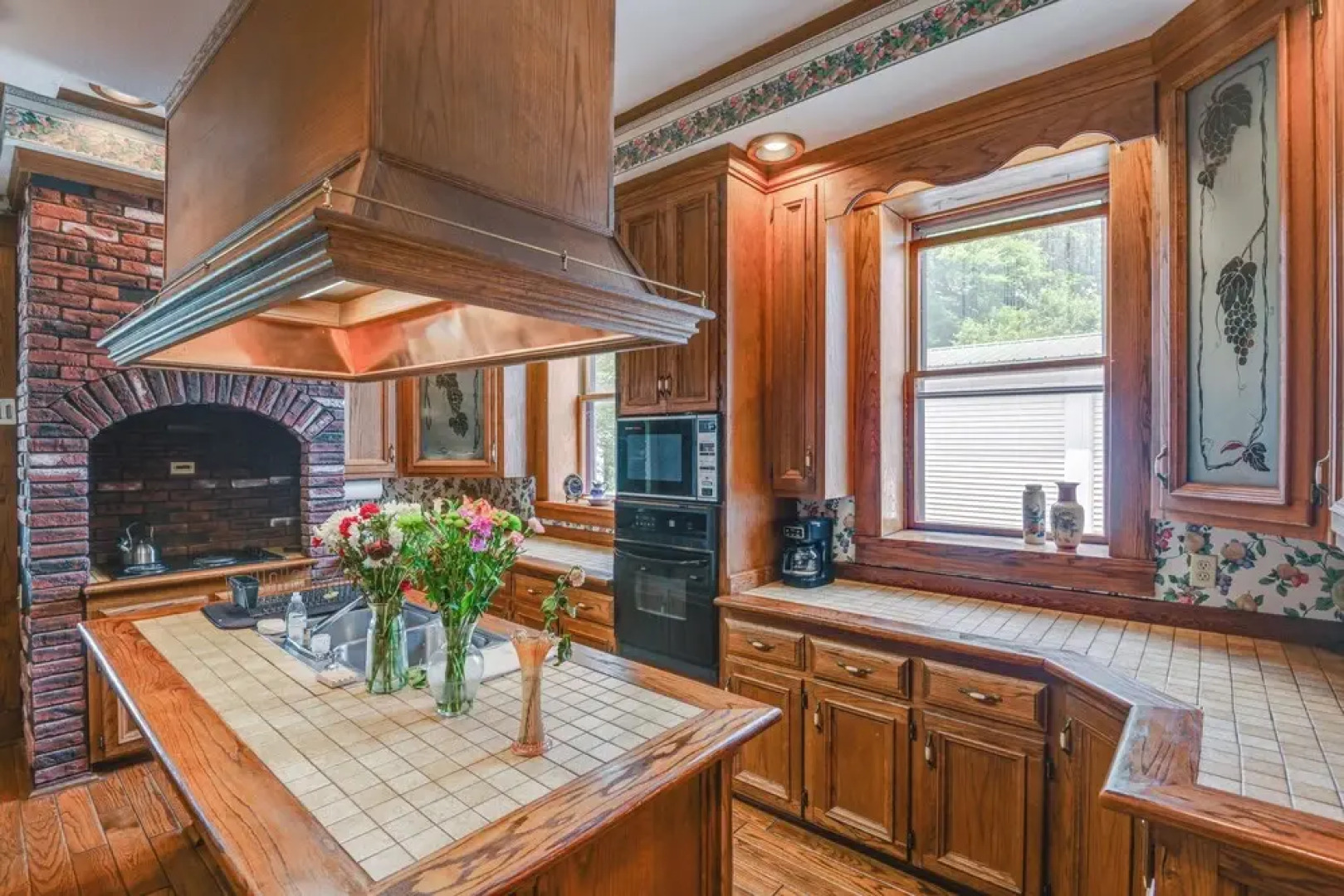 Walk to Lawrenceburg Square: Home for Large Groups