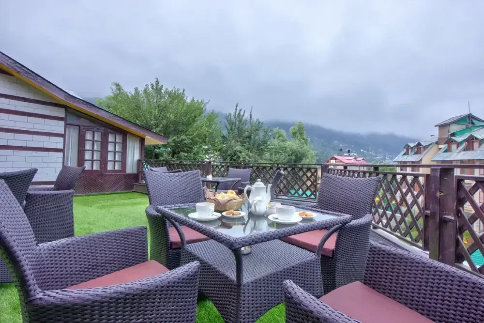 Woodrock Hotel Manali