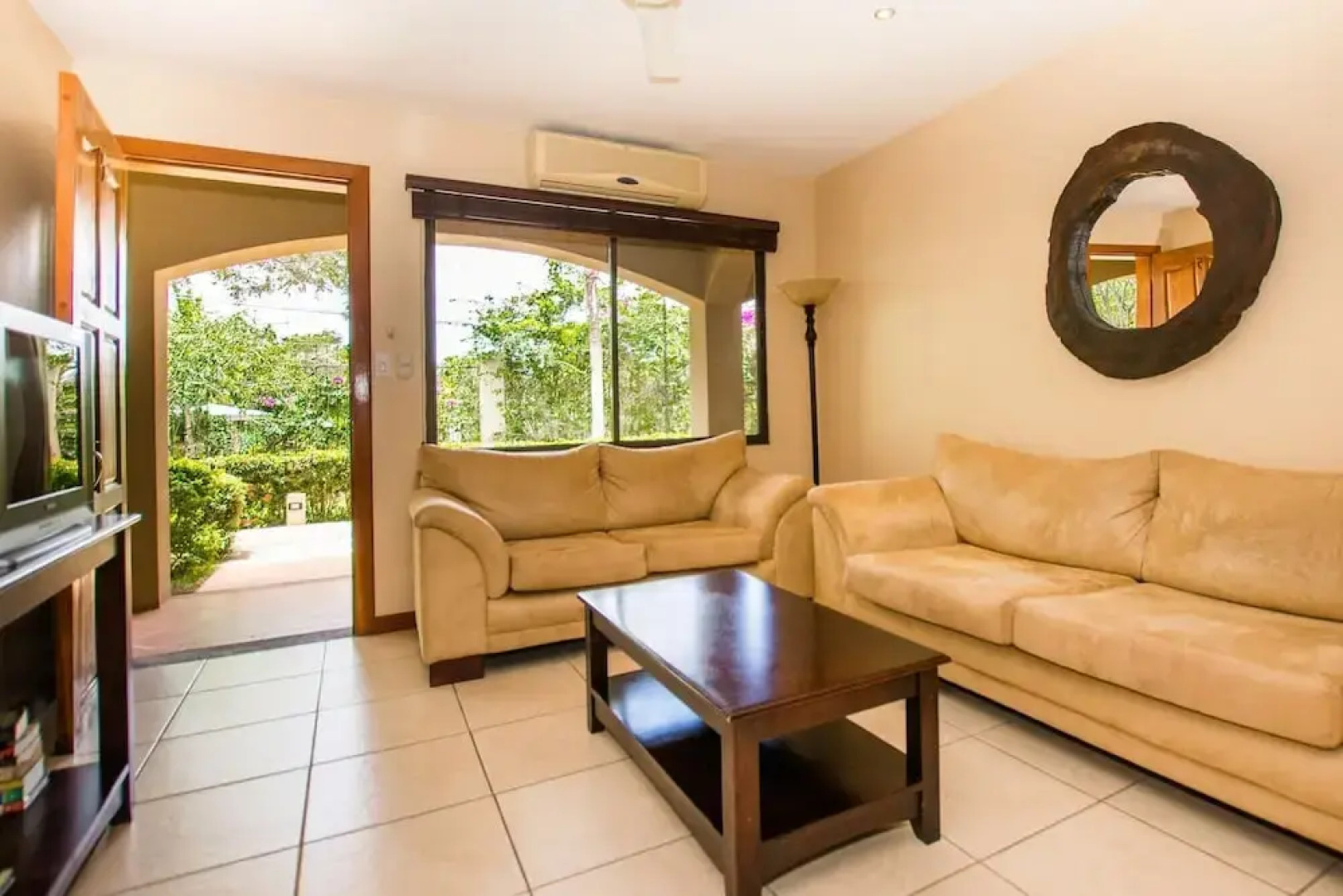Colorful Condo with a Swimming Pool and Close Proximity to El Coco and the Beach