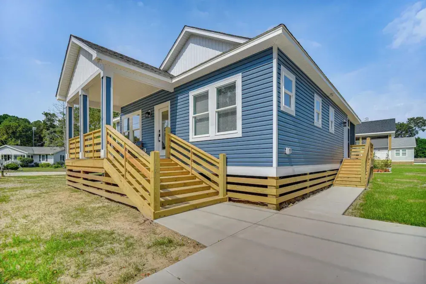 1 Mi to Dtwn Manteo: Dog-friendly Home w/ Deck