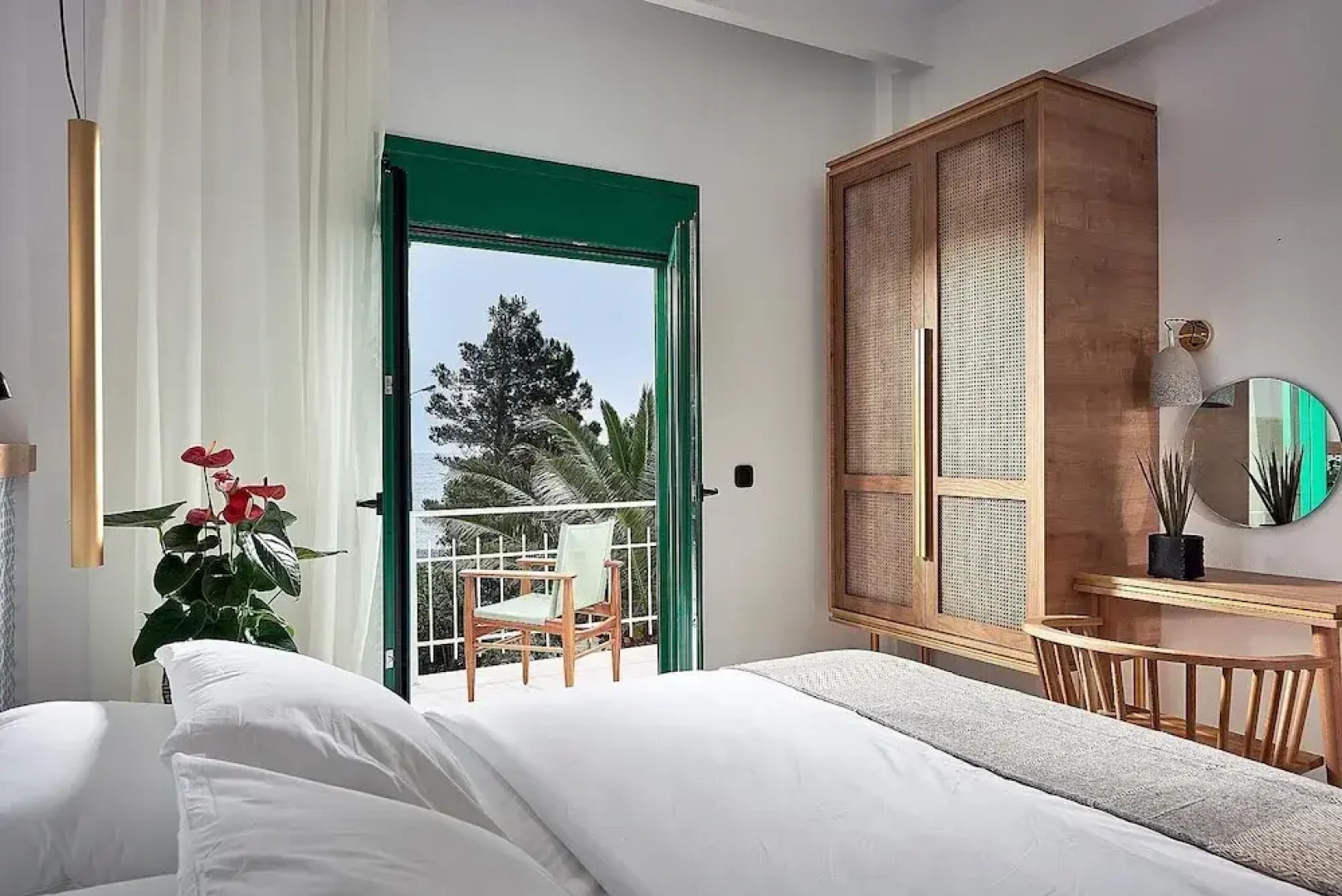 Seafront Villa With Private Pool and Kids Playground 300m From Restaurants