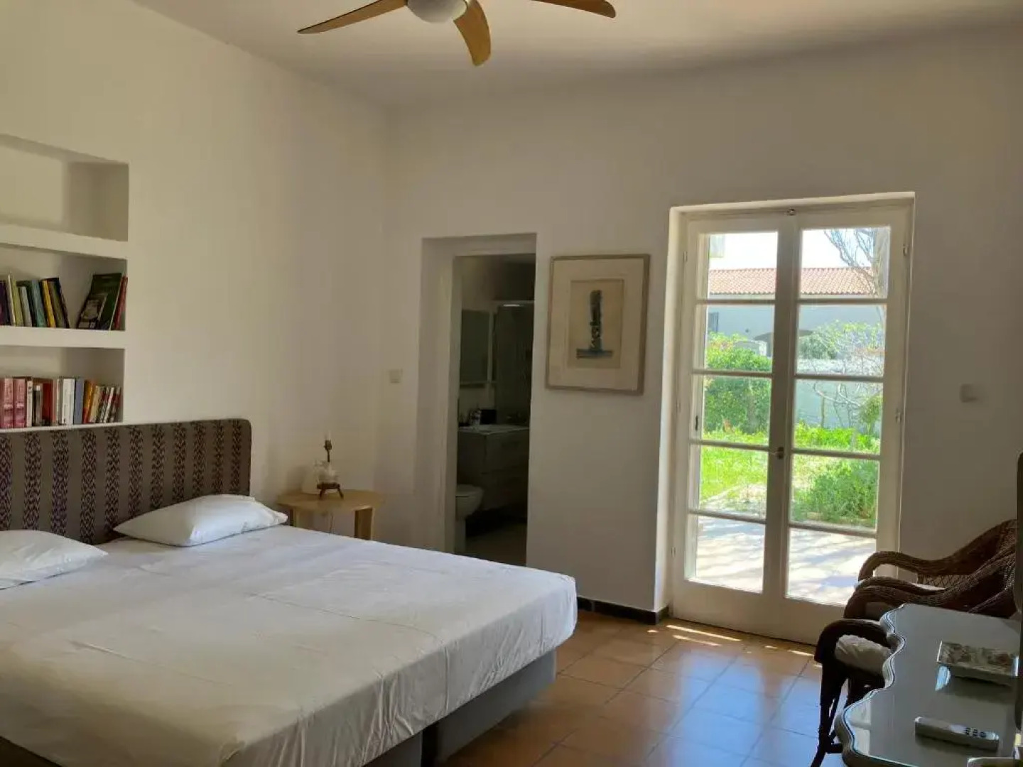 Mediterenian house with beautiful garden