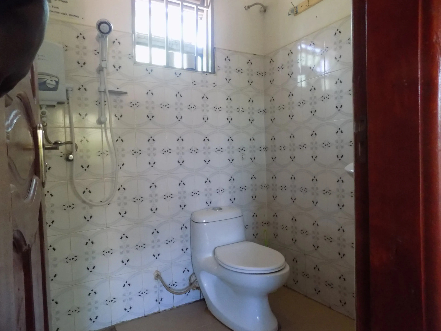 Deluxe Hotel - Ishaka