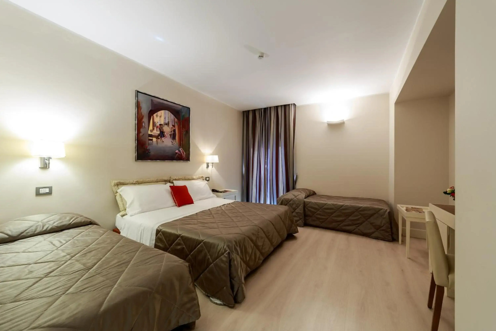 Отель Mirasole International