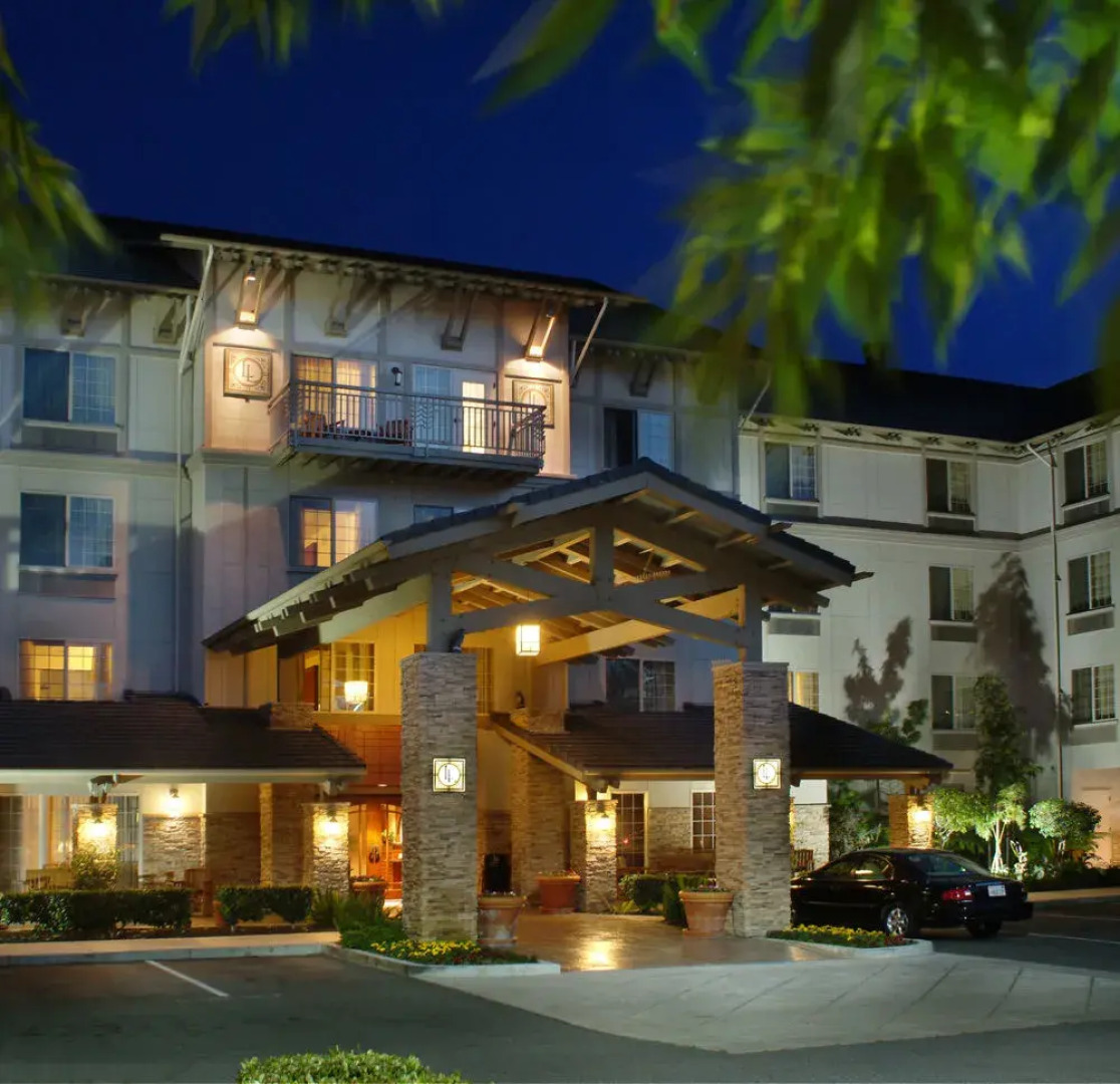 Larkspur Landing Folsom
