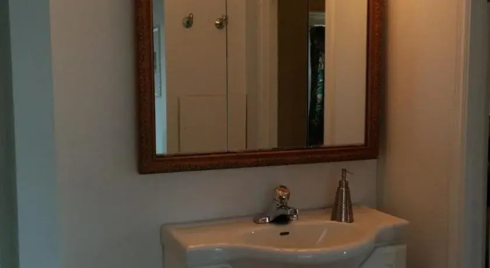 Fairmont House Bed & Breakfast